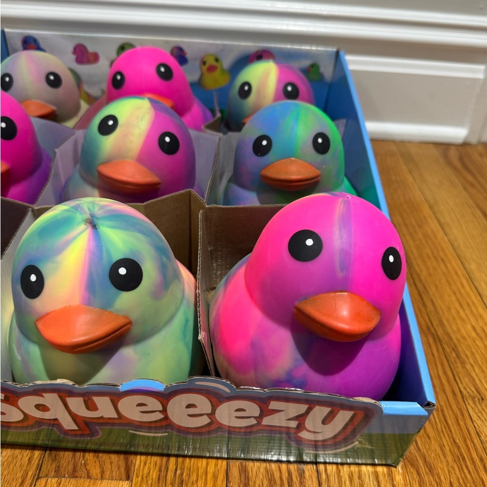 ONE Squeezy Squeeezy tie dye Squishy Duck NWT Toymendous - Picture 4 of 9